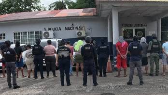Teléfonos celulares que serán inspeccionados para rastrear más conexiones delictivas.