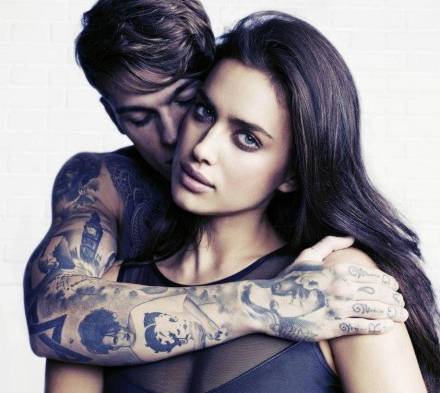 La novia de CR7 en los brazos de James