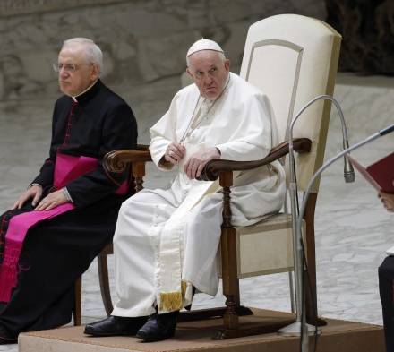 El papa en la audiencia semanal en el Vaticano.