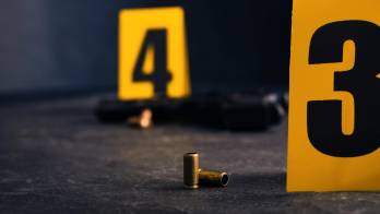 La víctima se mantenía conversando con unos amigos cuando pistoleros llegaron y le dispararon