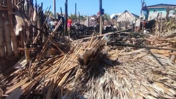 Al parecer el siniestro se originó cuando una señora cocinaba cerca de pencas secas