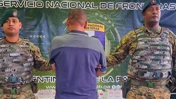 El sujeto no viajaba solo: transportaba la friolera de 11 cajas de cigarrillos de presunto contrabando.