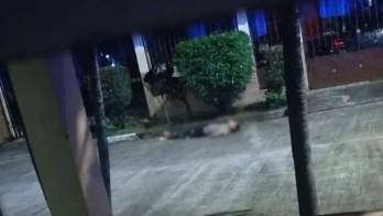 Unidades policiales acudieron a La Riviera, Don Bosco, tras el ataque a tiros contra un joven.