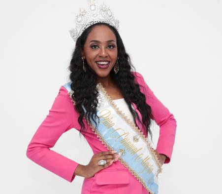 Su Magestad, Georgina Ross.