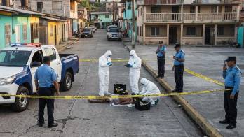 En medio de las labores, las autoridades lograron la recolección de seis casquillos balísticos como evidencia clave para las investigaciones.
