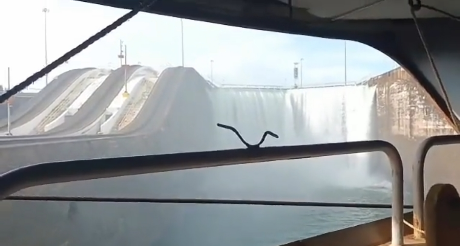 Se desborda agua en las esclusas de Gatún