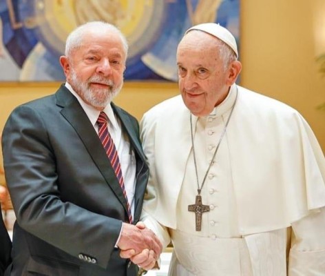 El encuentro a puerta cerrada entre ambos tuvo lugar en un estudio en el Aula Pablo VI del Vaticano.