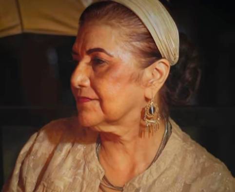 Jhonathan Chávez dedica disco a su madre