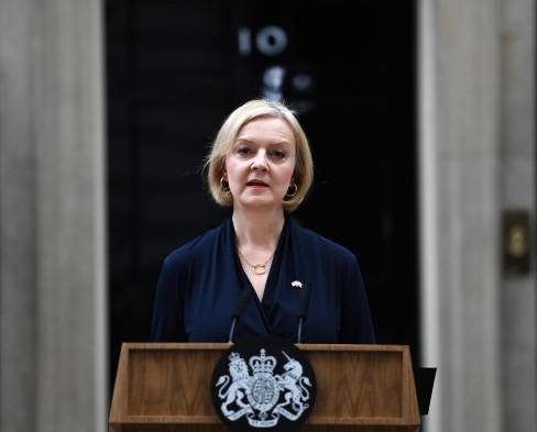 La primera ministra británica, Liz Truss, anunció este jueves su dimisión.