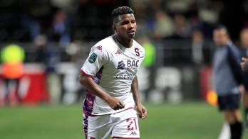 Fidel Escobar había regresado recientemente tras superar una lesión lumbar, pero ahora deberá cumplir una sanción que frena su continuidad competitiva.