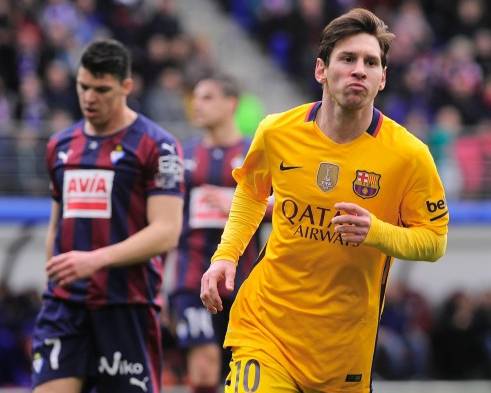 Barcelona da otro paso hacia al título al gana en Eibar.