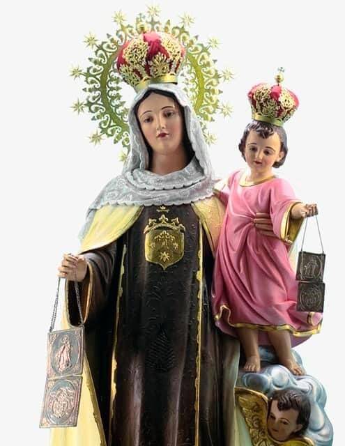 Feligreses le rinden tributo a la Virgen del Carmen