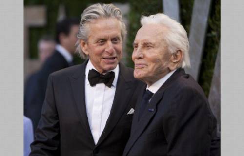 Actor leyenda de Hollywood Kirk Douglas cumplió 101 años de vida