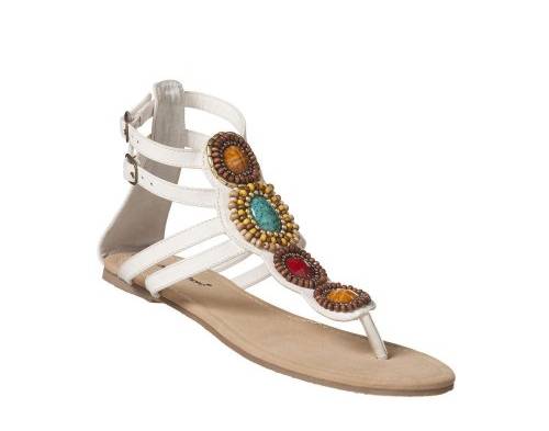 Un calzado que no puede faltar en tu armario: sandalias bajas