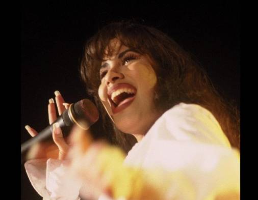 Lanzarán un disco con temas inéditos de Selena después de 27 años