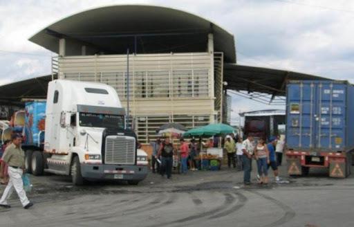 Costa Rica defiende control sanitario a transportistas de carga en frontera