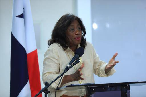 La ministra Molinar explicó que para esos 13 planteles ya se han establecido planes para atender a los estudiantes.