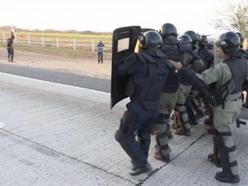 Más de cien antimotines llegan a Toro, de Arraiján, para desalojar a invasores