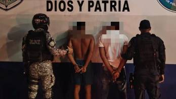 Los bandidos con arma en mano despojaron de sus pertenencias a sus víctimas