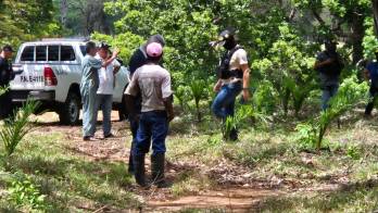 El cuerpo fue hallado la mañana del domingo tras la advertencia de la pareja sentimental del agresor.