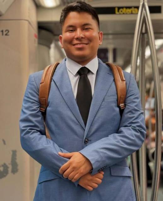Diputado Neftali Zamora regresa a casa en Metro