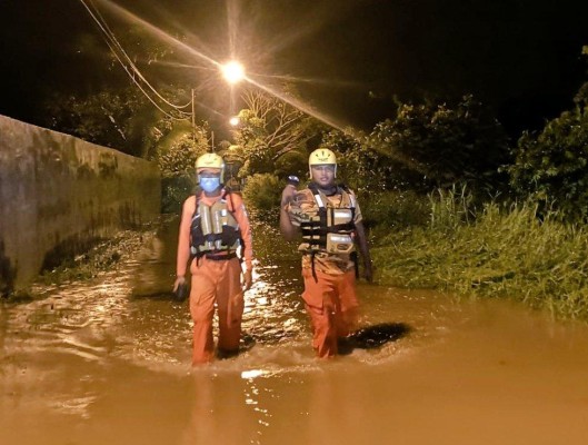 Sinaproc evacua a familias en Bocas del Toro 