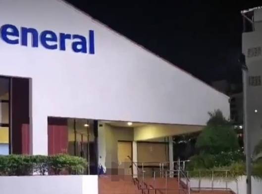 ¡Depósito nocturno! Los grabaron teniendo sexo en un banco