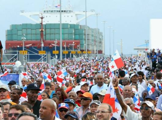 Panamaños mostraron su orgullo por el fin de la obra.