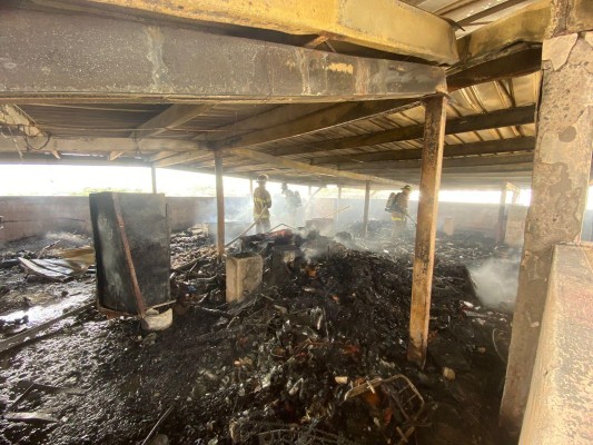 Incendio en Los Libertadores: Así quedó la azotea, hay una persona herida 