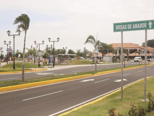Cobrarán estacionamientos en Isla Perico 