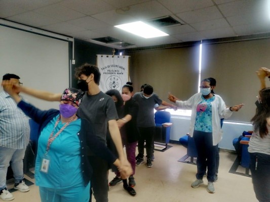 Taller de risoterapia para jóvenes en la Policlínica “Presidente Remón”