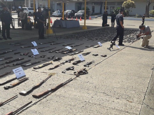 El proceso de destrucción de armas se llevó a cabo en la sede de la Policía de Ancón.
