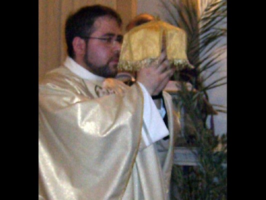 Sacerdote italiano de 38 años de Palermo .