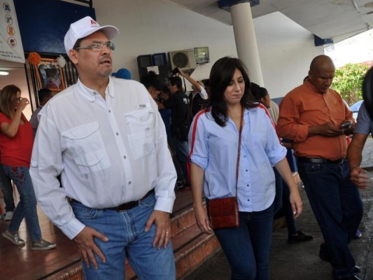 'Mimito' Arias renuncia a su candidatura presidencial 