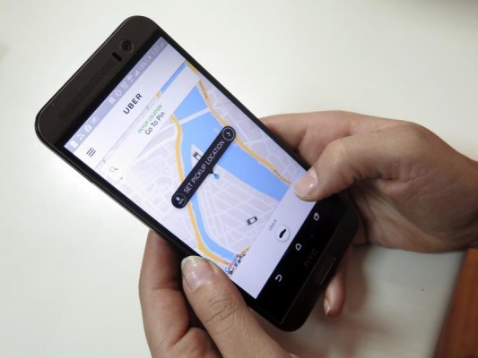 Uber lanza confort, que permite al pasajero viajar sin tener que conversar