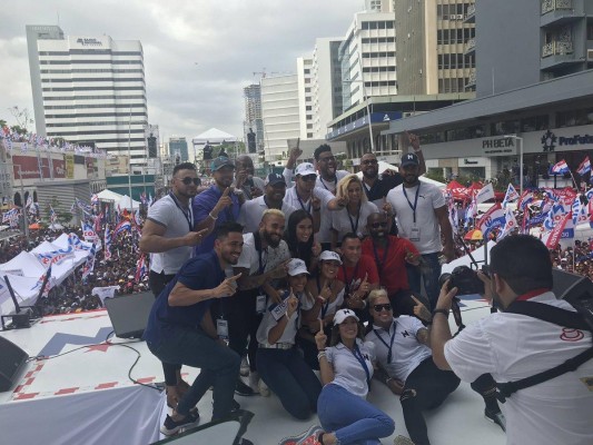 Desde clases de zumba hasta conciertos hubo en el cierre de campaña de Nito 