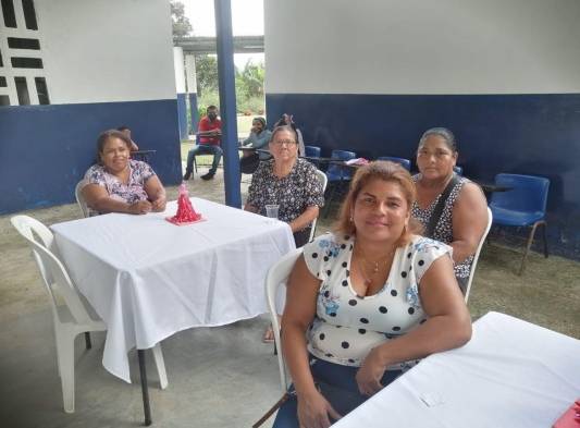 Madres de la comunidad de Las Filipinas en Lídice de Capira celebraron su día