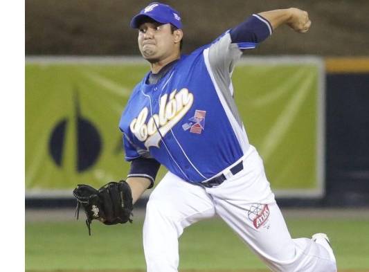 Alexis Pinto ganó el juego tras lanzar 6.2 entradas.