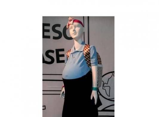 Polémica por maniquíes embarazadas.