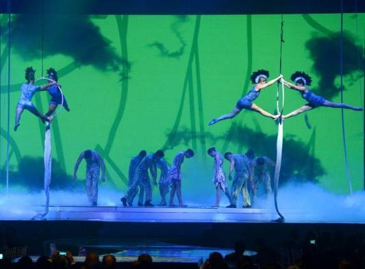 Con acrobacias y bailes se destacó la rica biodiversidad que tiene el Istmo.