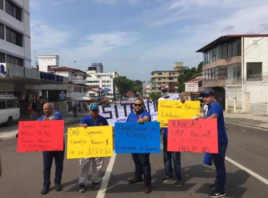 Panameños marchan en el Día del Trabajador