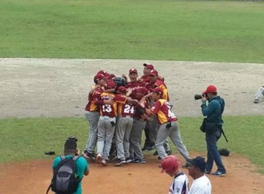 Venezuela vence a Panamá 5 carreras a 0.