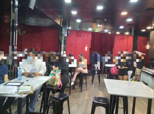 30 personas que se encontraban en un local en Bella Vista quedaron retenidas