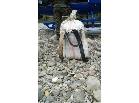 Seis colombianos detenidos y 399 kilos de drogas decomisados en Darién.