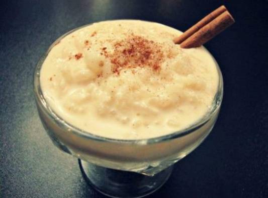 Agrege trocitos de naranja.