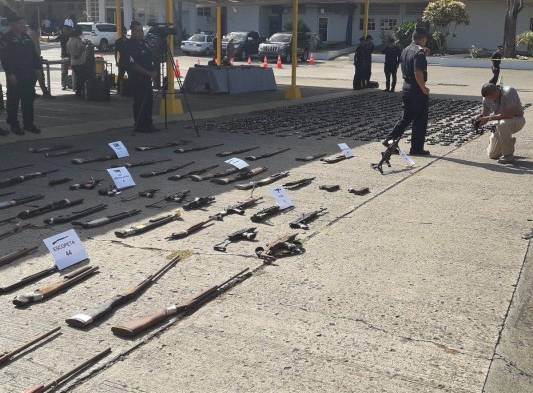 El proceso de destrucción de armas se llevó a cabo en la sede de la Policía de Ancón.