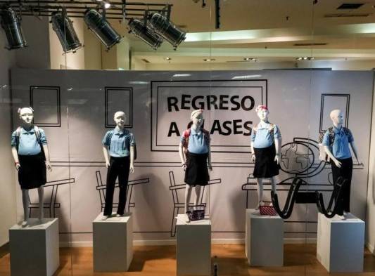 Polémica por maniquíes embarazadas.