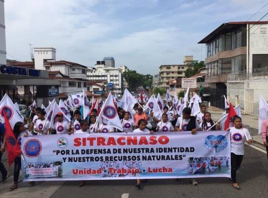 Panameños marchan en el Día del Trabajador