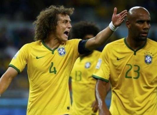 Maicon expulsado de la selección.