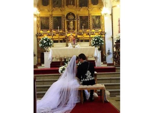 La ex RBD Anahí se casa con el gobernador de Chiapas.